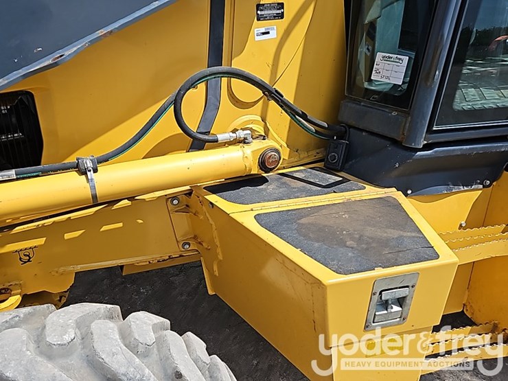 2018-deere-310sl-image-10