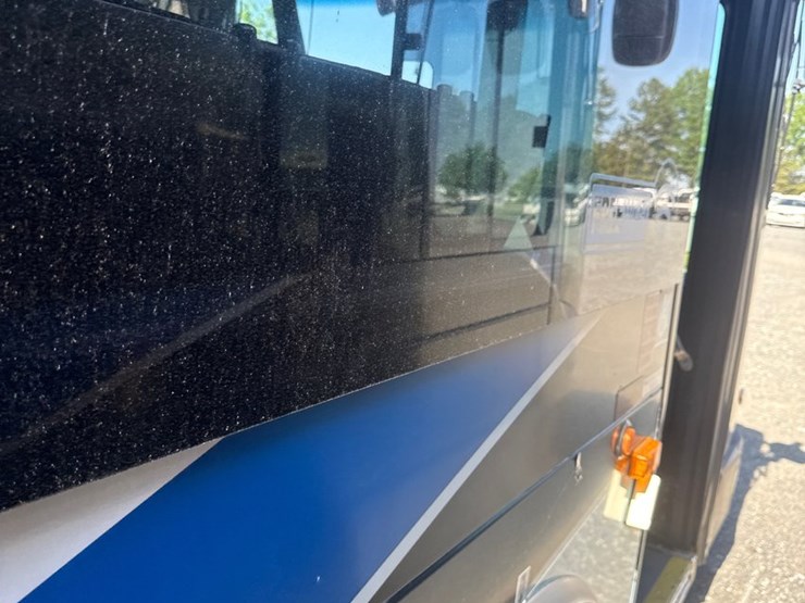 2007-gillig-low-floor-image-17