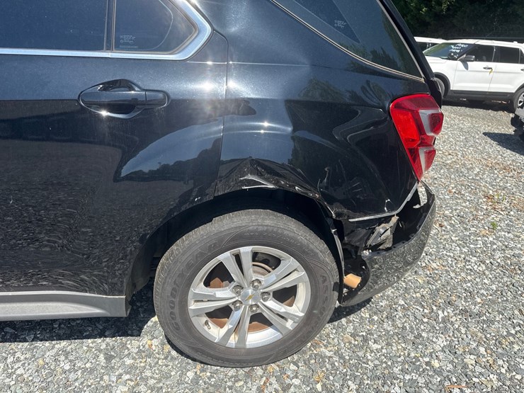 2017-chevrolet-equinox-image-14