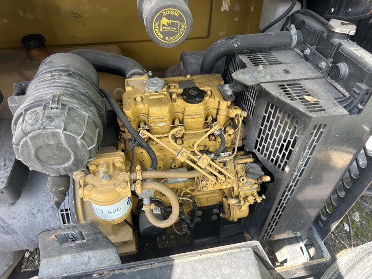 2016-caterpillar-c11-image-3