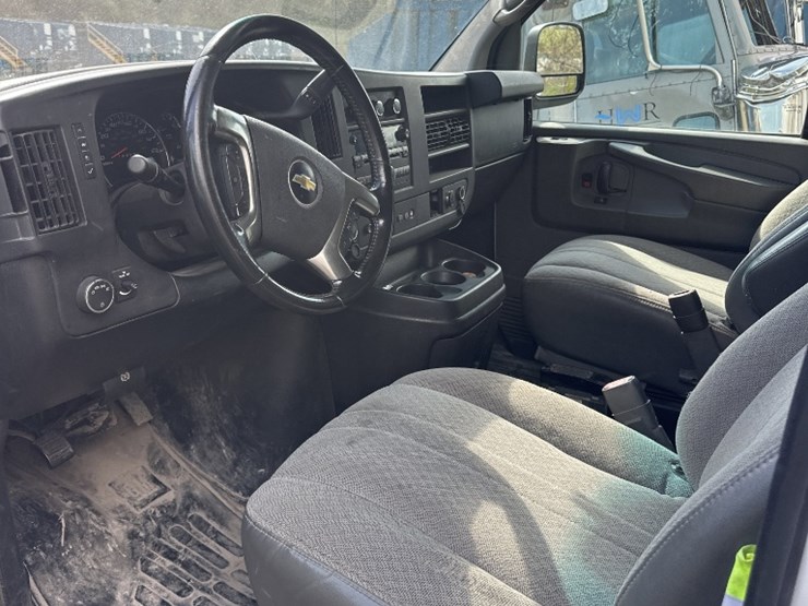 2012-chevrolet-express-image-6
