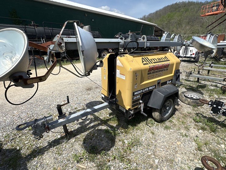 2015-caterpillar-c11-image-1