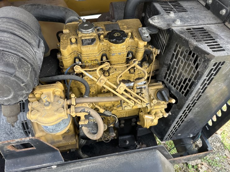 2015-caterpillar-c11-image-3