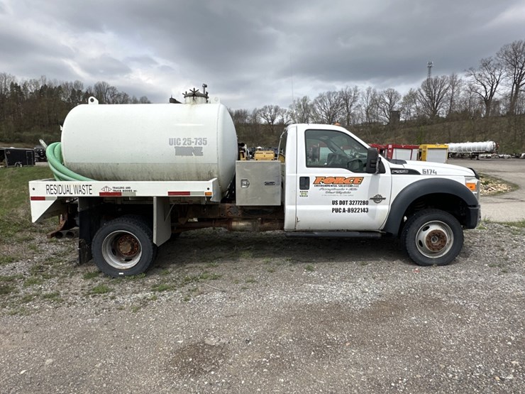 2012-ford-f550-image-4