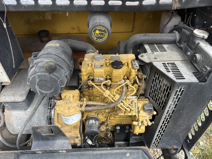 2015-caterpillar-c11-image-3