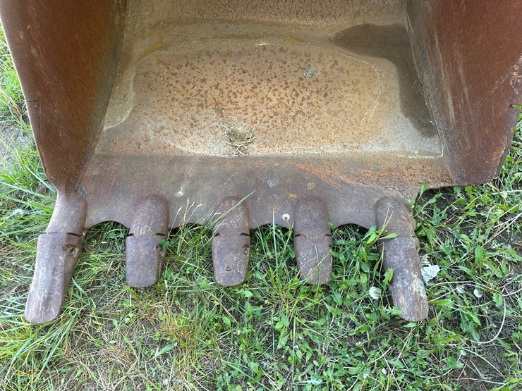 #51-•-strickland-backhoe-bucket-image-3