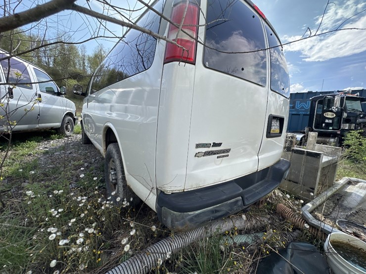 2012-chevrolet-express-image-5