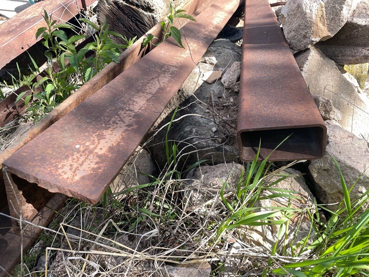 #5605-•-scrap-metal-image-21