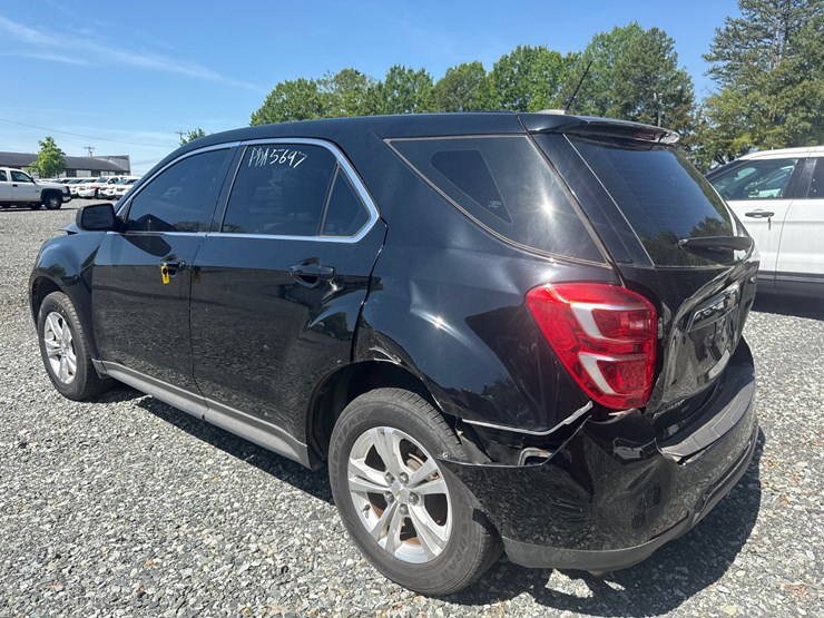 2017-chevrolet-equinox-image-16