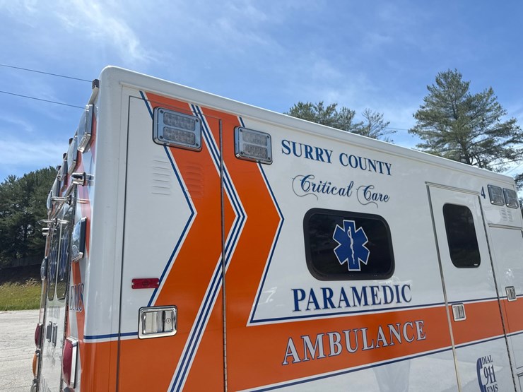 #9-•-2017-chevrolet-ambulance-4500-image-26