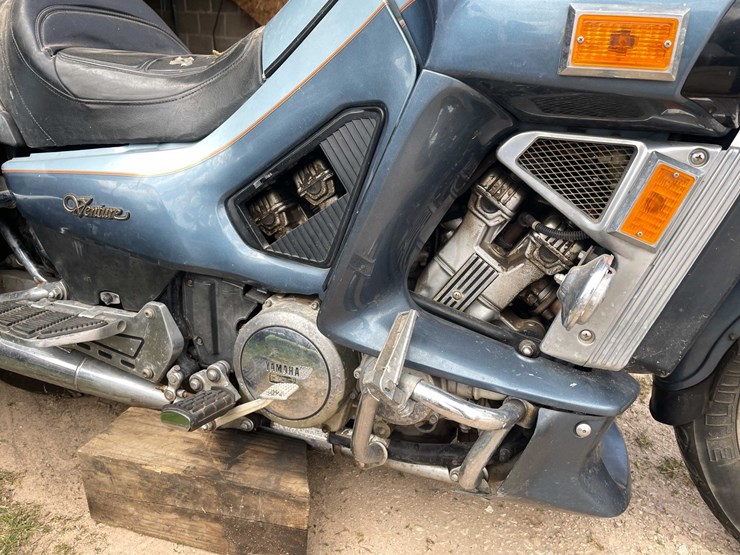 #5573-•-1987-yamaha-venture-motorcycle-image-26
