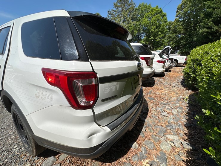 2019-ford-explorer-image-5