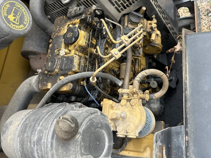 2015-caterpillar-c11-image-3
