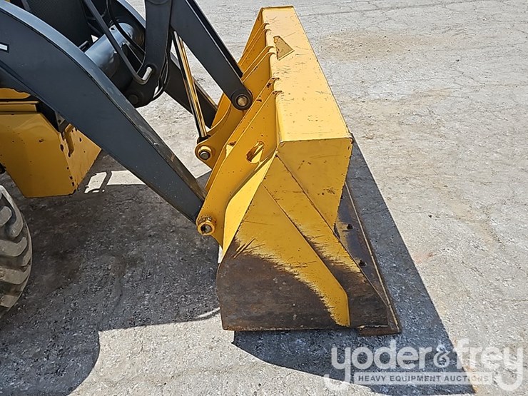 2018-deere-310sl-image-24