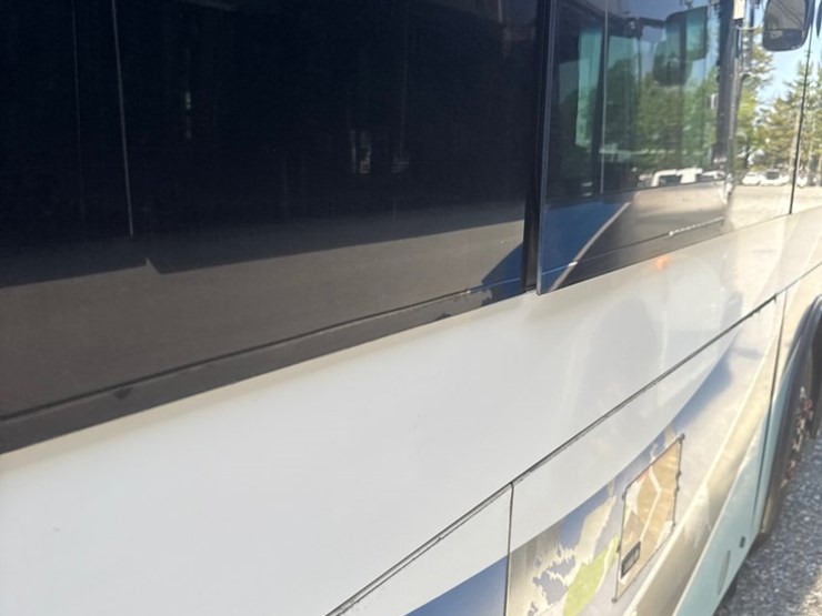 2012-gillig-low-floor-image-18