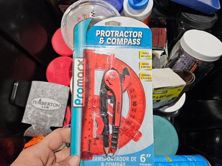 #74-•-lot-of-assorted-construction-items-image-4