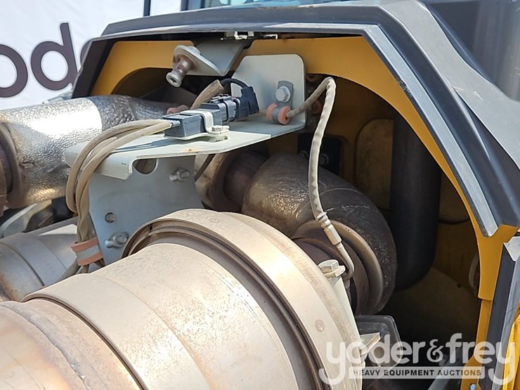 2018-deere-310sl-image-34