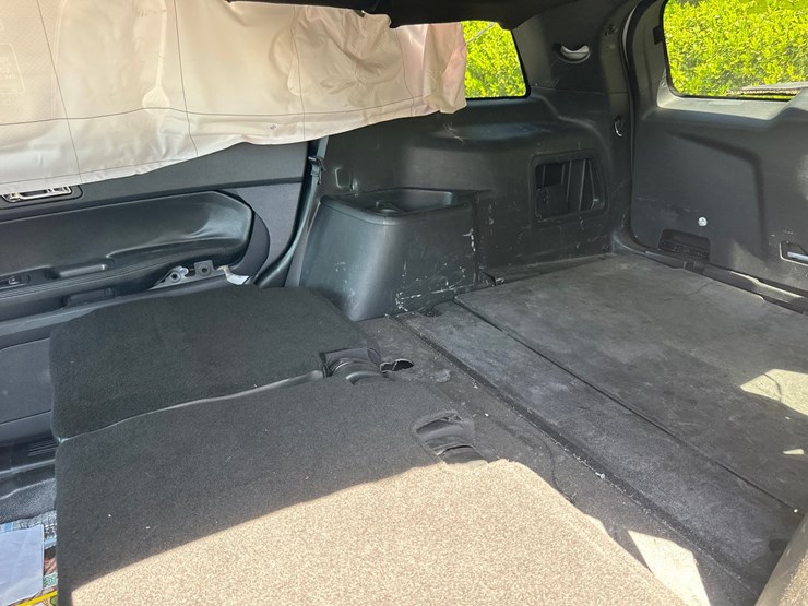 2019-ford-explorer-image-21