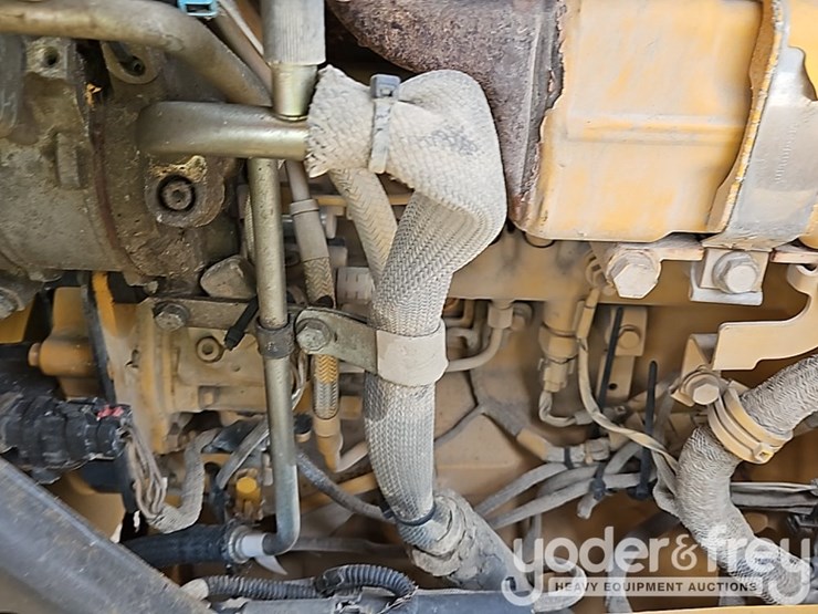 2014-deere-710k-image-34