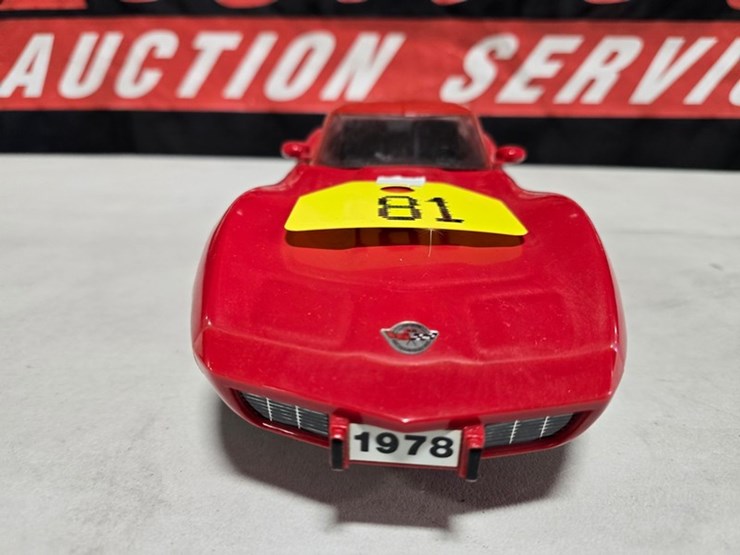 #81-•-jim-beam-1978-chevrolet-corvette-decanter-image-9