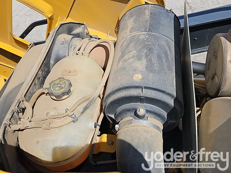 2018-deere-310sl-image-33