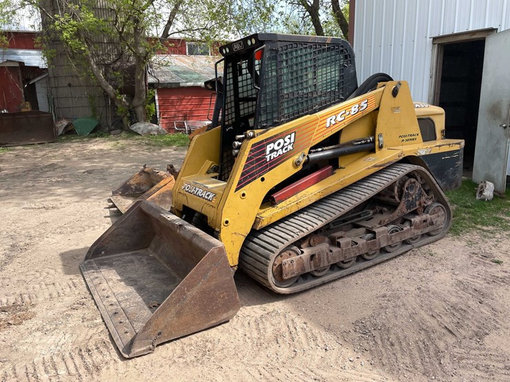 #5559-•-asv-rc85-skid-loader-image-1