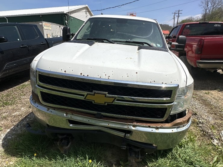 2014-chevrolet-2500-image-2