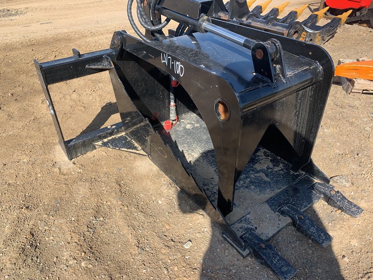 skid-steer-stump-grab-bucket-image-3