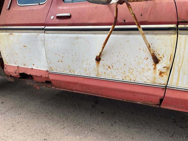 #5571-•-1979-ford-dually-with-modified-cab-image-14