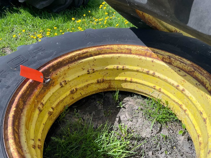 #5588-•-(2)-tractor-tires-image-10