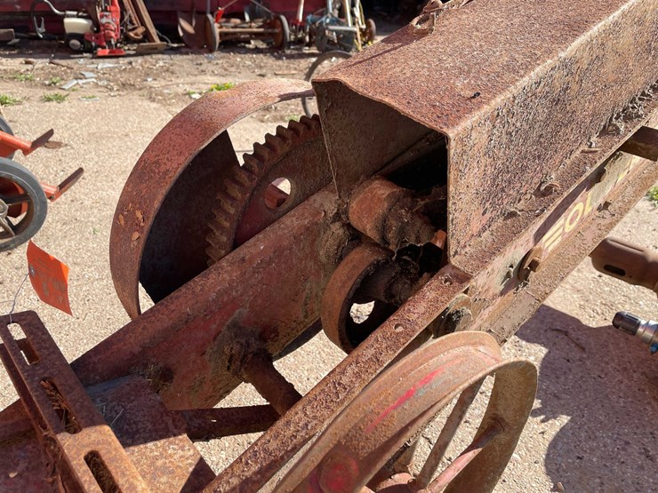 #5645-•-vintage-oliver-wagon-unloader-image-4