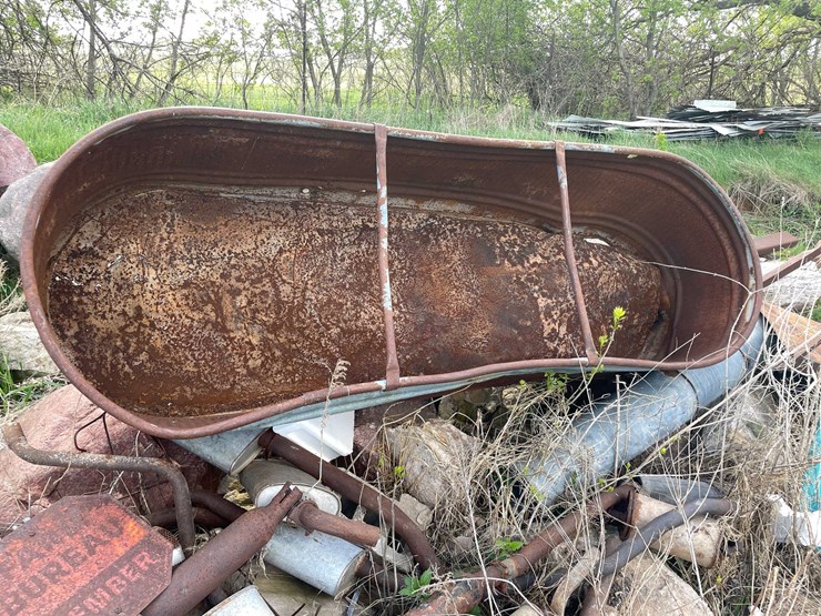 #5605-•-scrap-metal-image-14