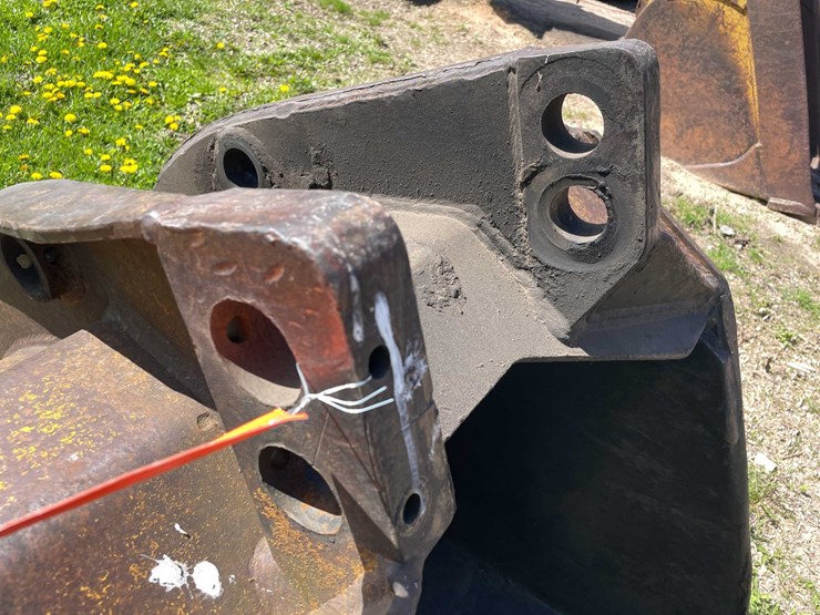#5622-•-excavator-bucket-image-2