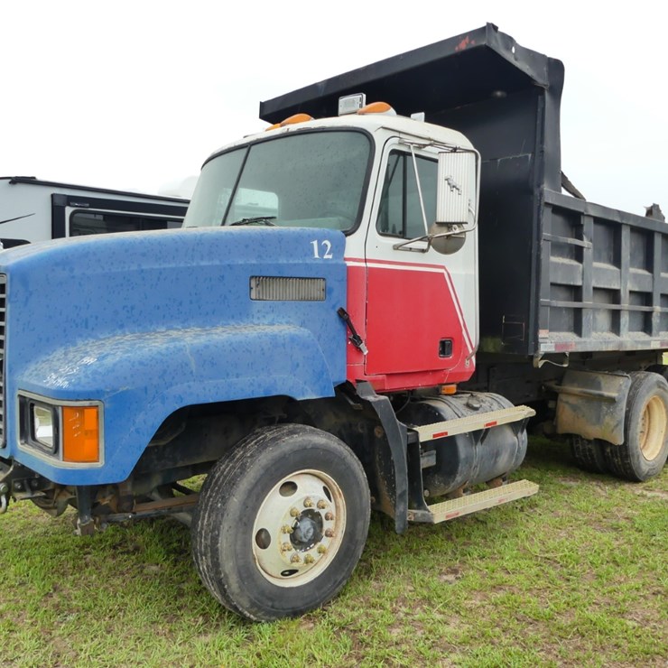 1999 MACK CH613