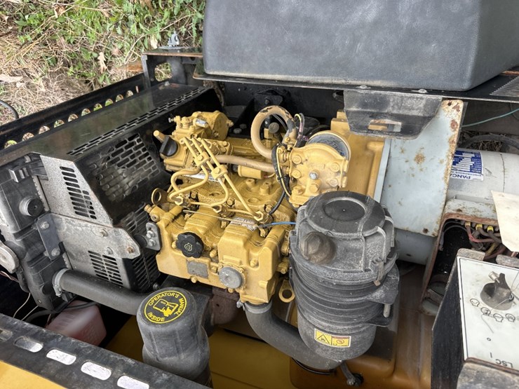 2015-caterpillar-c11-image-3