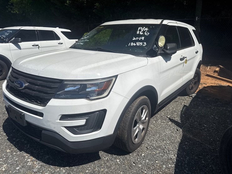 2019-ford-explorer-image-4