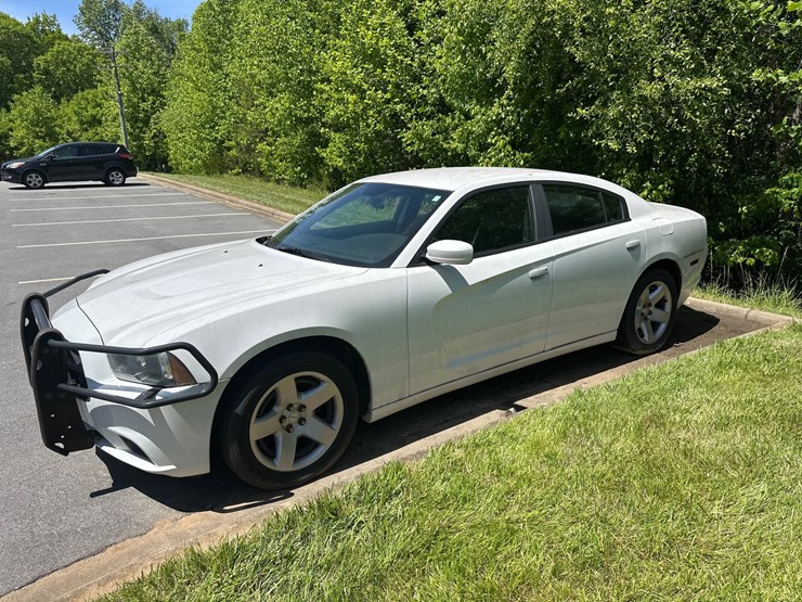 #7-•-2014-dodge-charger-image-4