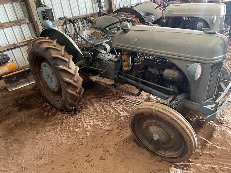 ford-tractor-image-4