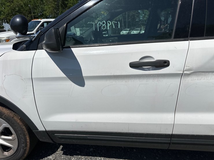 2019-ford-explorer-image-14
