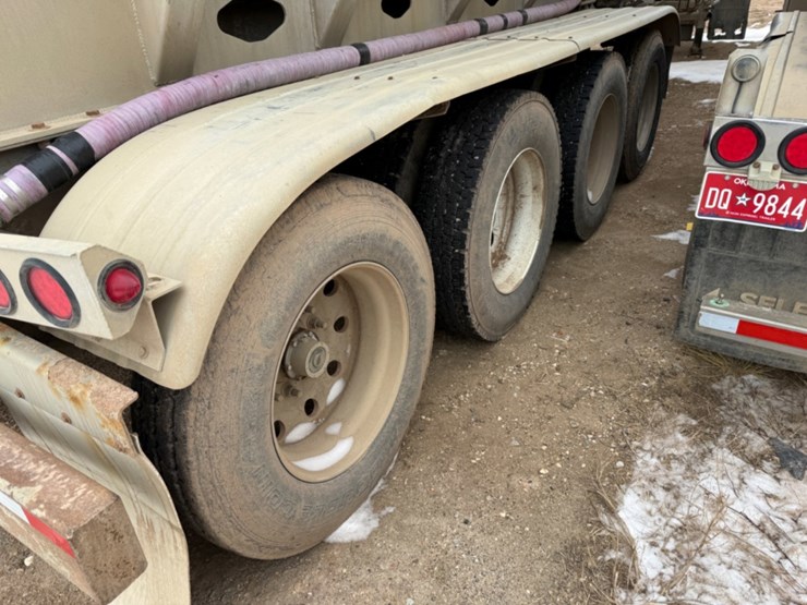2011-dragon-4-axle-crude-trailer-image-8