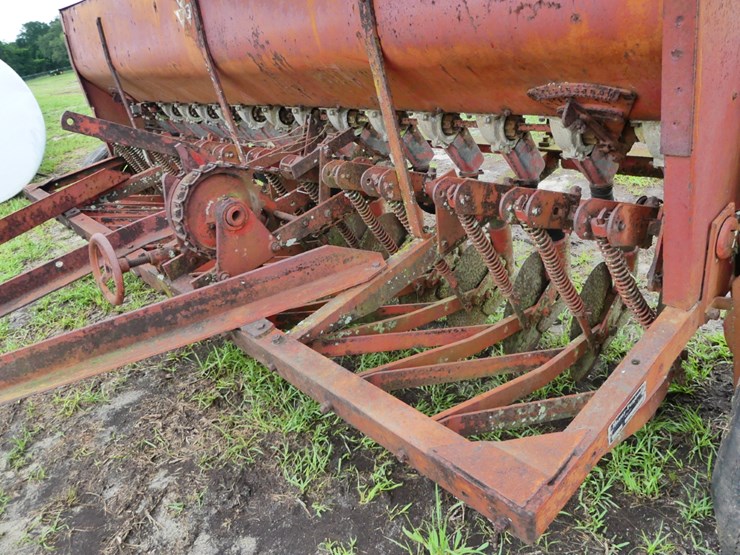 massey-ferguson-10-image-6