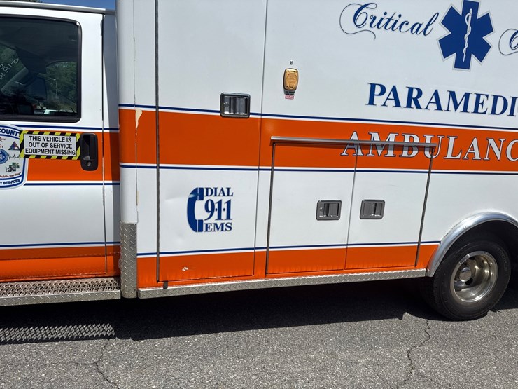 #9-•-2017-chevrolet-ambulance-4500-image-14