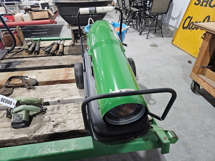 #35-•-john-deere-space-heater-image-7