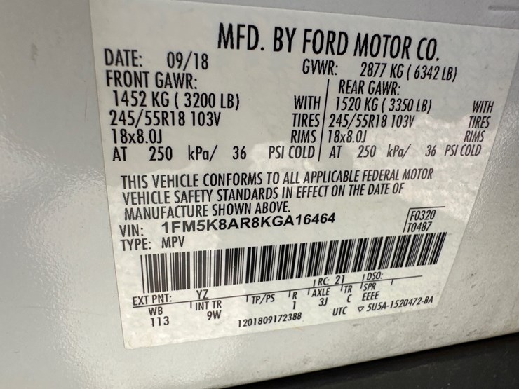 2019-ford-explorer-image-18