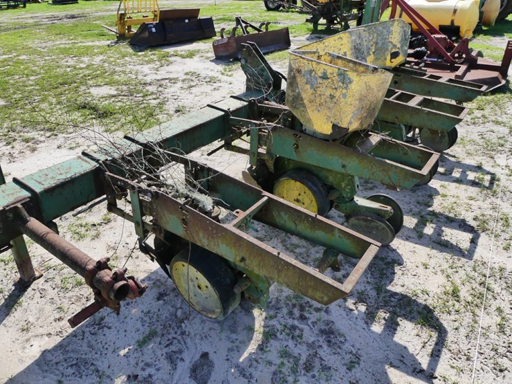 john-deere-7100-image-3