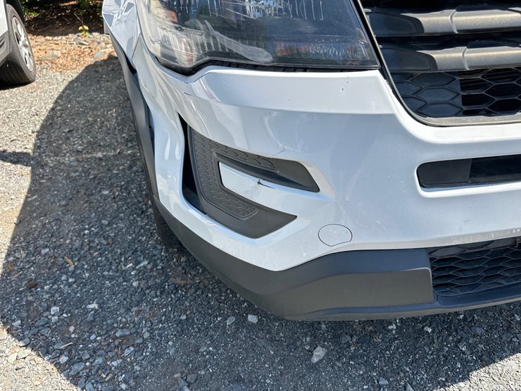 2019-ford-explorer-image-11
