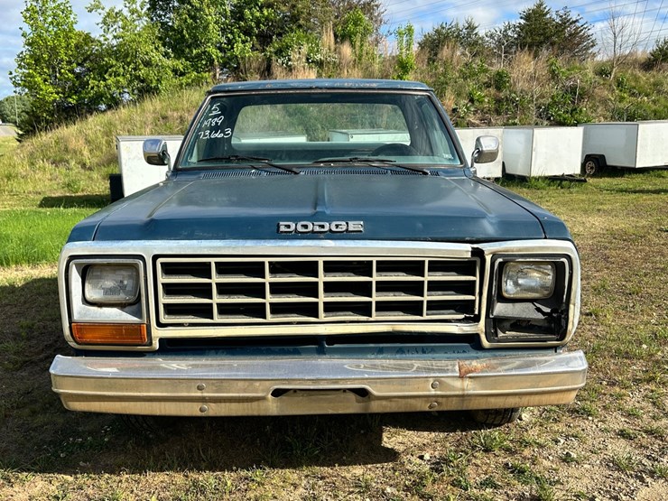1989-dodge-150-image-3