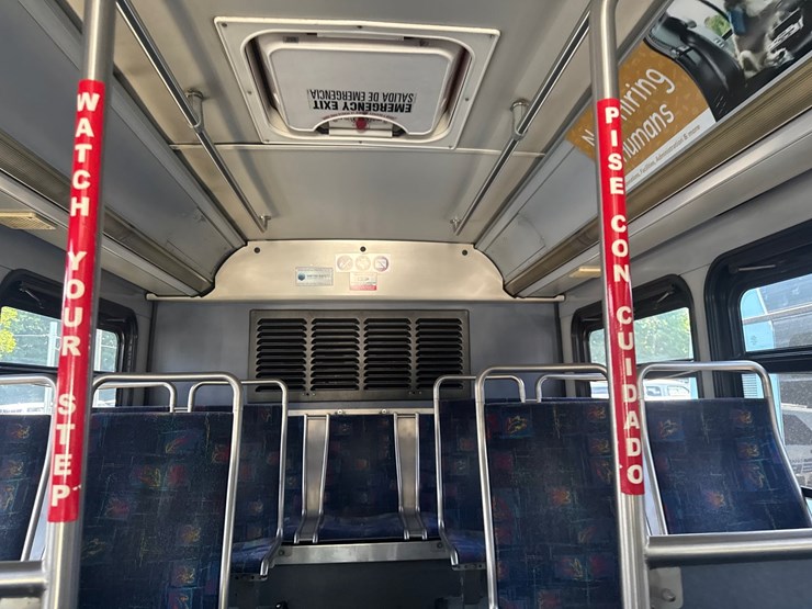 2007-gillig-low-floor-image-31