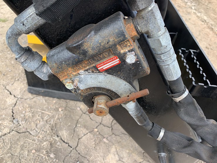 erskine-skid-steer-salt-spreader-image-11