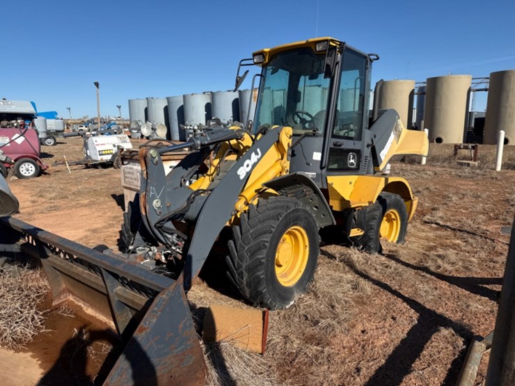 2012-deere-304j-image-1
